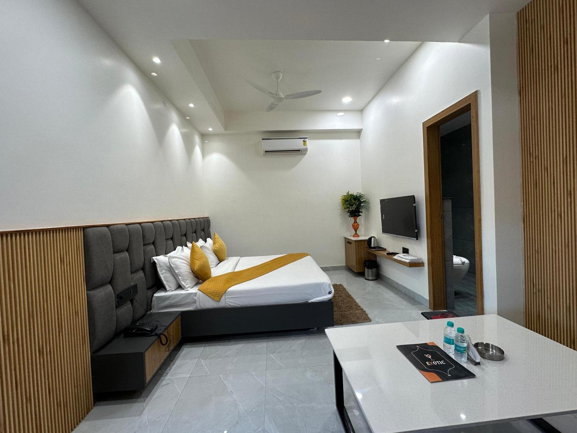 Hotel Sky Way Inn Hisār 外观 照片