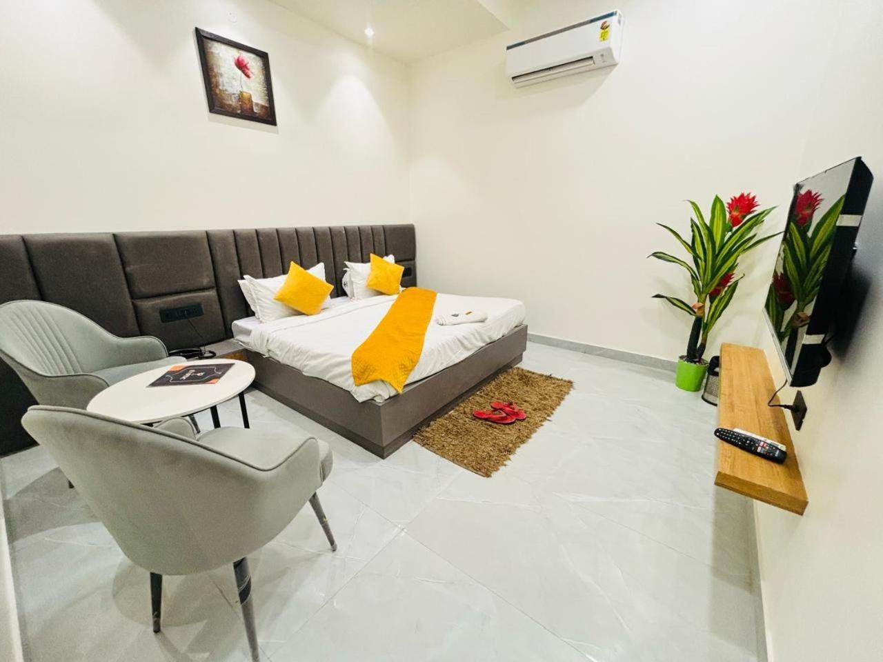 Hotel Sky Way Inn Hisār 外观 照片