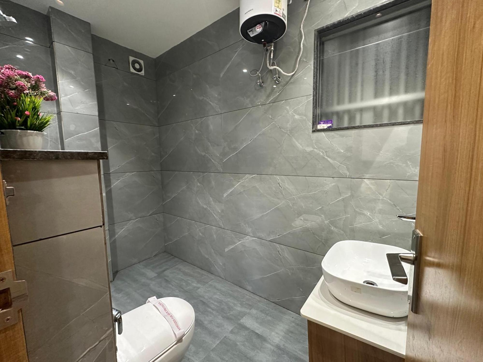 Hotel Sky Way Inn Hisār 外观 照片